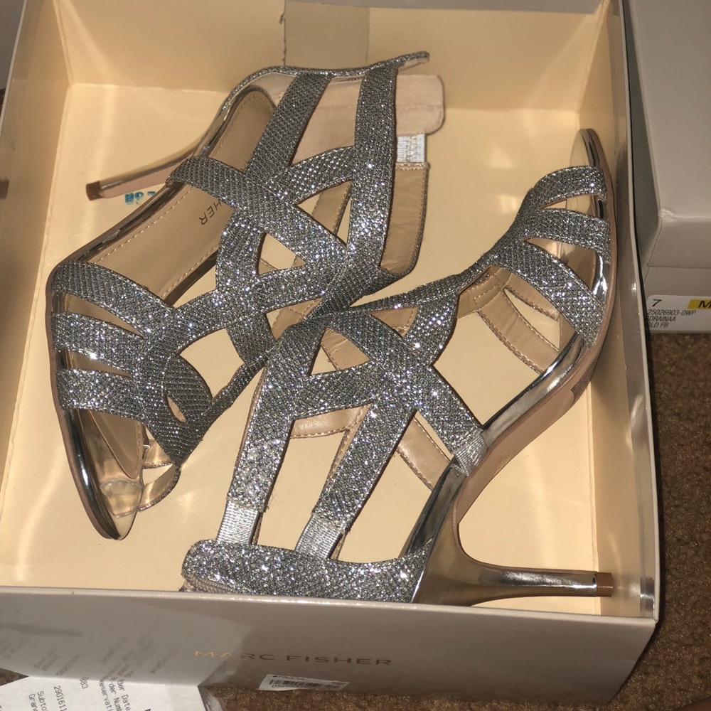Worn once Marc Fisher Silver Shoe
